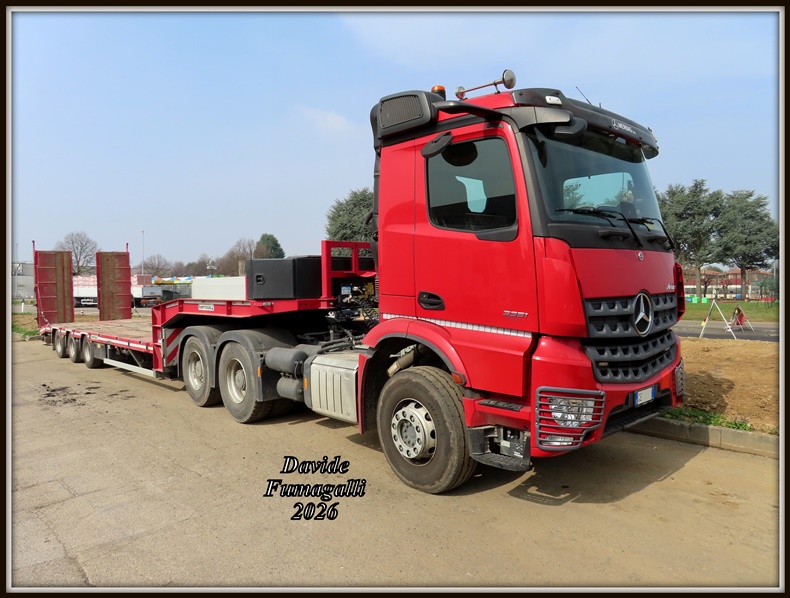 Mercedes-Benz Arocs 3351 Ronzoni 001.jpg