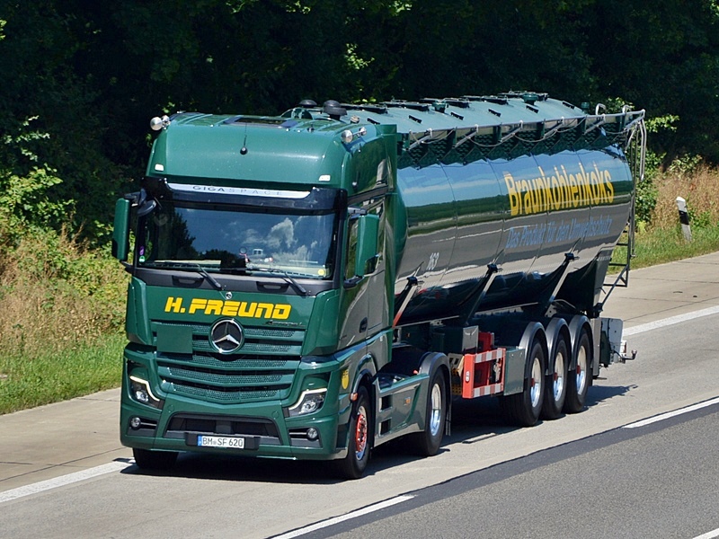 FREUND 163 Braunkohlenkoks 0094.jpg