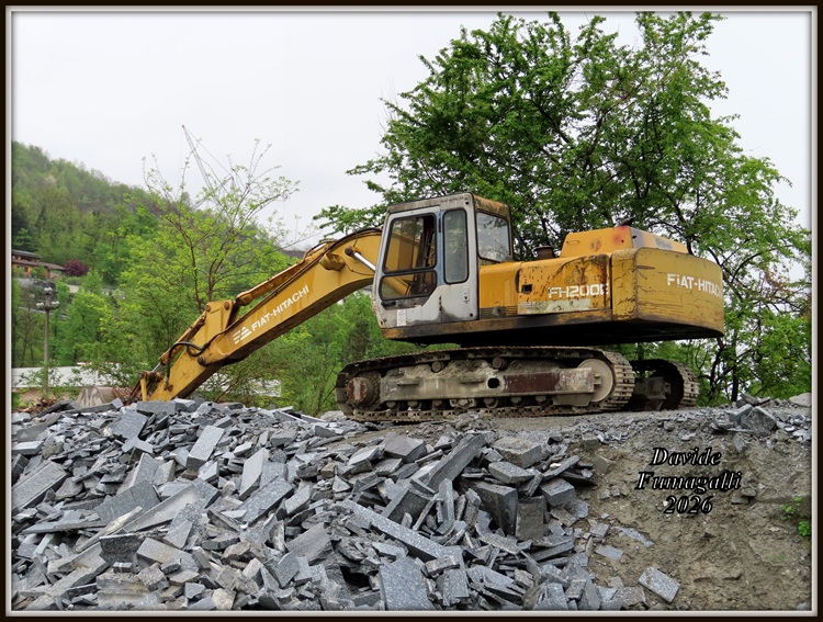 Fiat-Hitachi FH200E 004.jpg