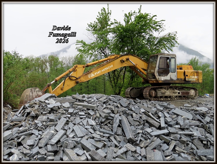 Fiat-Hitachi FH200E 006.jpg
