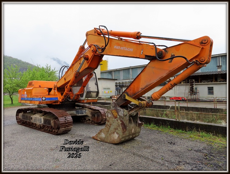 Fiat Hitachi FH300 004.jpg