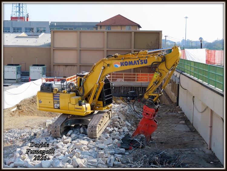 Komatsu PC210NLC-11 Foti 006.jpg
