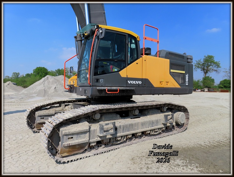 Volvo EC480E Rossini 002.jpg