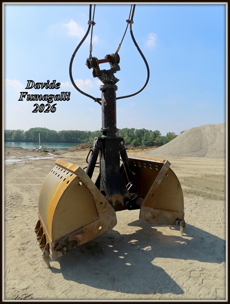 Volvo EC480E Rossini 005.jpg
