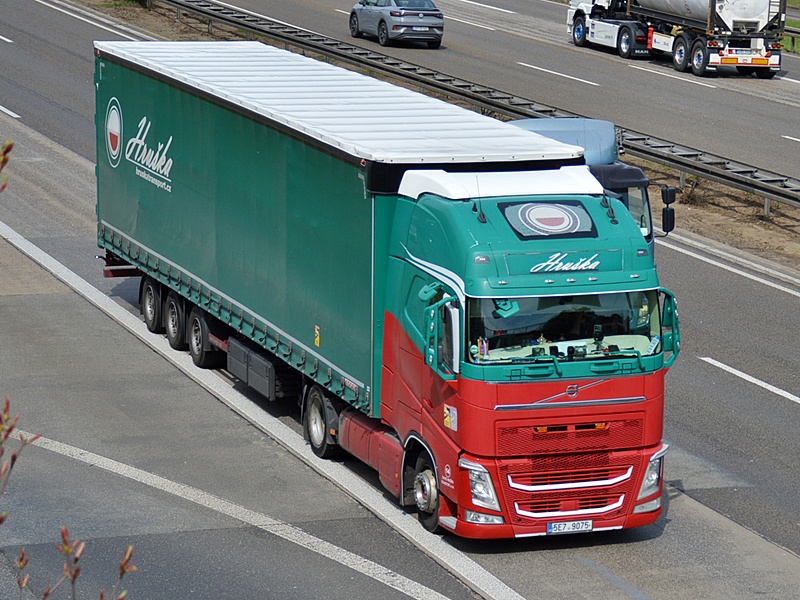 Hruska, 5E7 9075, CZ 0132.jpg