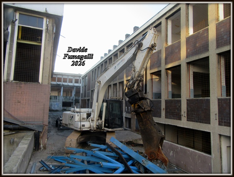 Komatsu PC200E N Carrara 002.jpg