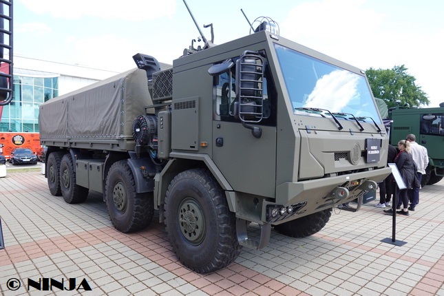 T_815-7_Force_8x8.1R_VVN_AJ_02.jpg