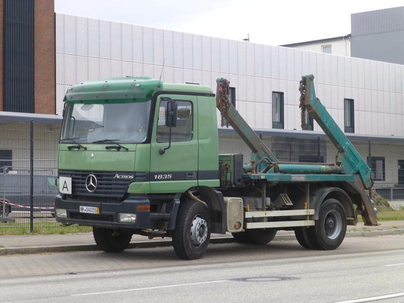 MB Actros 1835 MP1 Absetzkipper Gr&uuml;n 8 (Copy).jpg