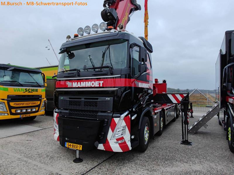 Mack & Speciaal Transportdag 0730.jpg