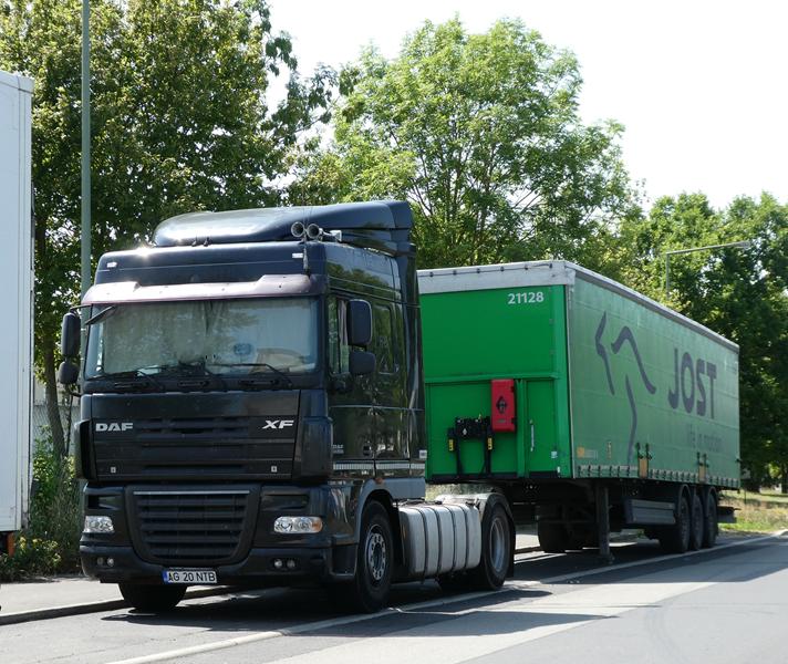 DAF XF 105.410 Jost 2 (Copy).jpg