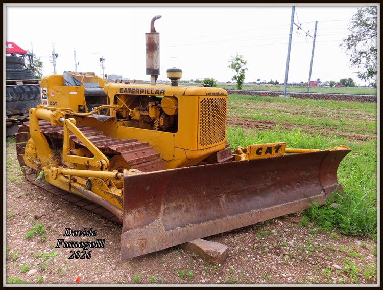 Caterpillar D4E De VEcchi 001.jpg