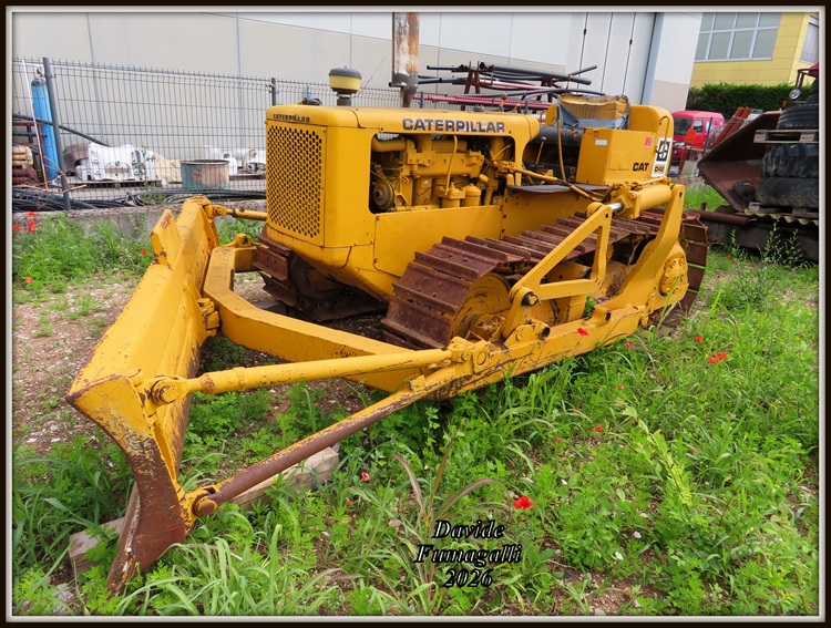 Caterpillar D4E De VEcchi 002.jpg