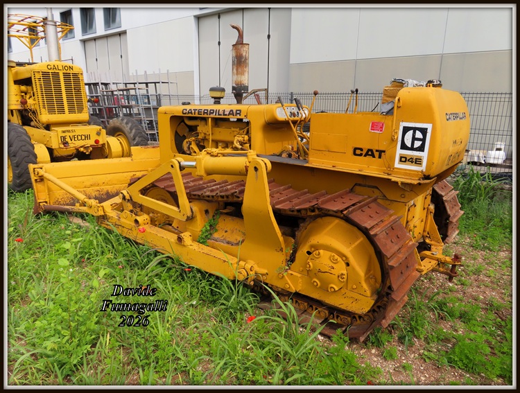 Caterpillar D4E De VEcchi 004.jpg