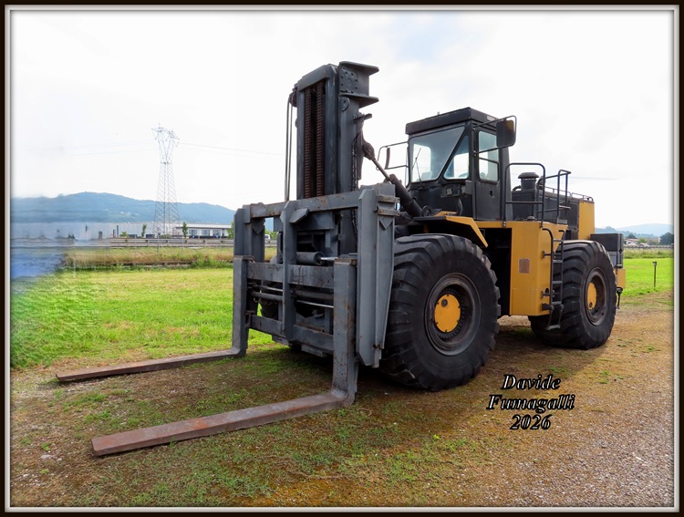 Caterpillar 988B RTCH 002.jpg