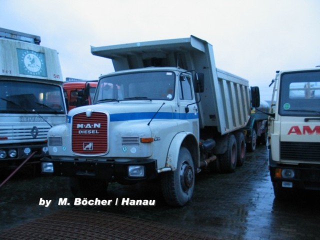 MAN 32321 HADK mit Mulde.jpg