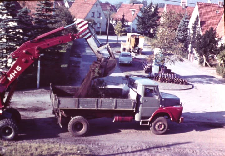 Henschel HS 161 AK.jpg