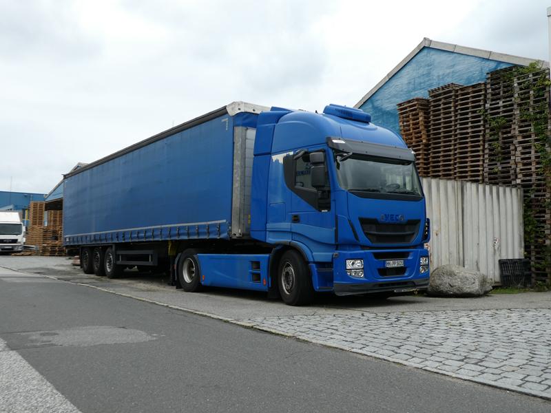 Iveco Stralis Hi-Way 460 PPH 20 (Copy).jpg