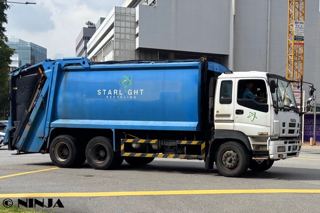 Isuzu_CYZ_6x4_Press_SGP_01.jpg