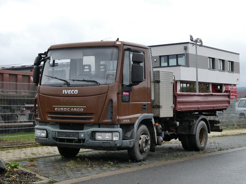 Iveco Eurocargo 80E18 Kipper Braun 2 (Copy).jpg