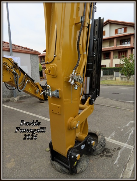 demolizione ciminiera Carnate (9).jpg