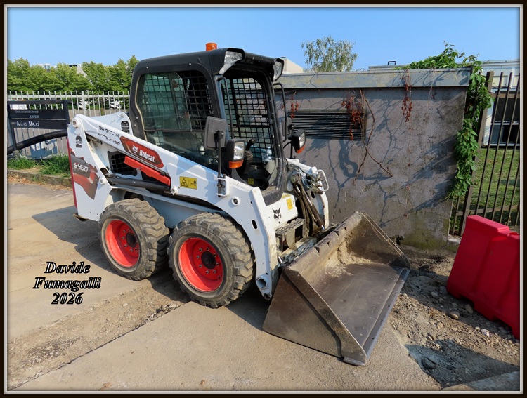Bobcat S450 Oricom Noleggio 001.jpg