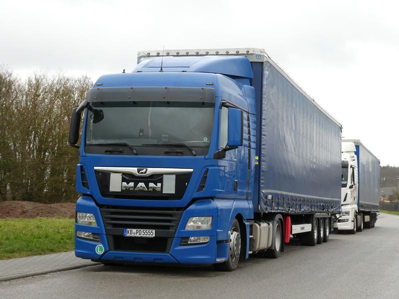 MAN TGX 18.460 E6 SZM Blau 22 (Copy).jpg