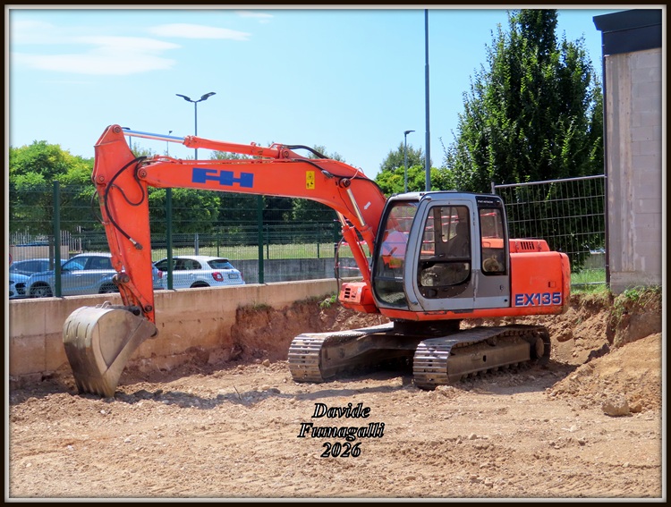 Fiat Hitachi EX135 003.jpg
