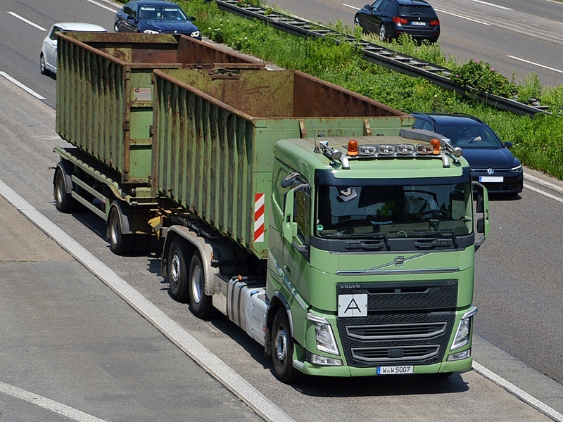 Abroller, Christos, Volvo, W-W 5007 0015.jpg