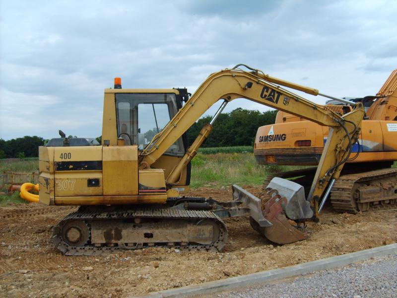 Caterpillar 307.jpg