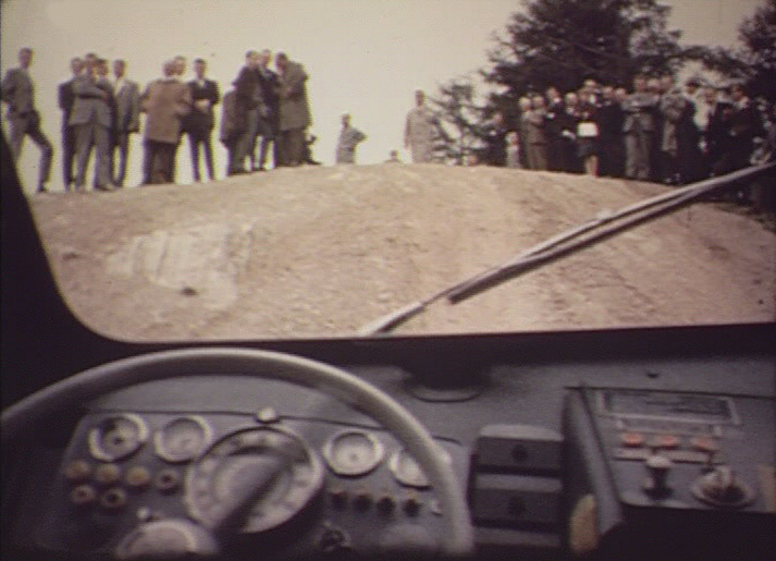 Blick aus dem Cockpit des HS 34 auf der Teststeigungsstrecke.jpg