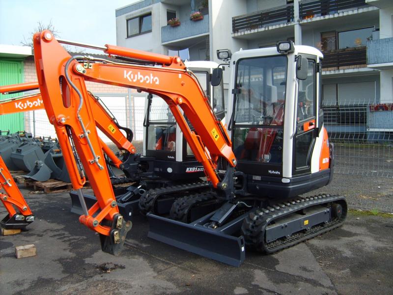 Kubota KX 71-3.jpg