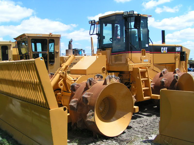 CAT 816F.jpg