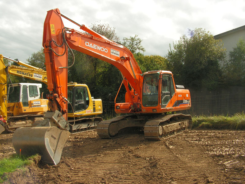 Daewoo 225 LC V (3).jpg