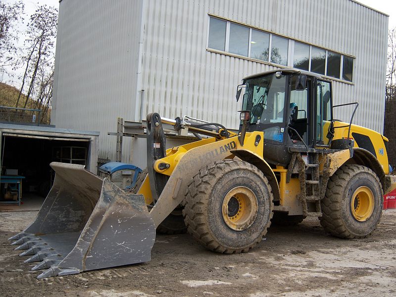 New Holland Construction/CNH Global Attachment