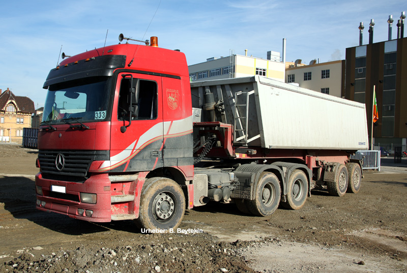 Actros-MP1_Sattelkipper_rot.jpg