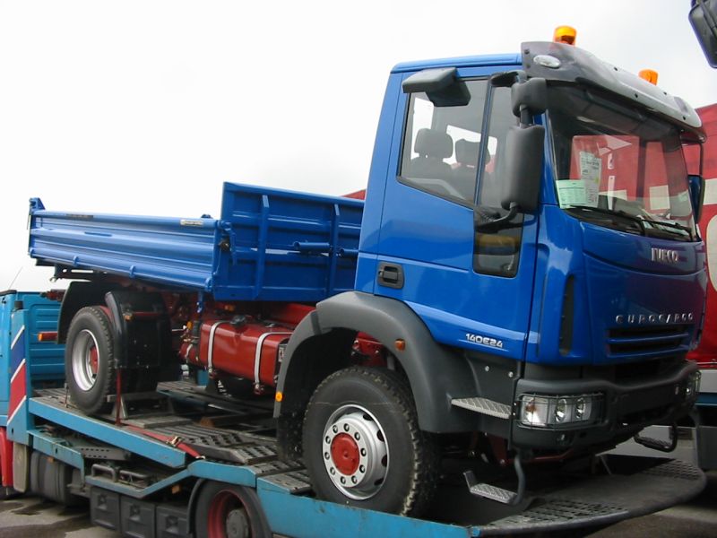  Iveco-EuroCargo2-140E24-Kipper-blau-0506
04-Kr01.jpg