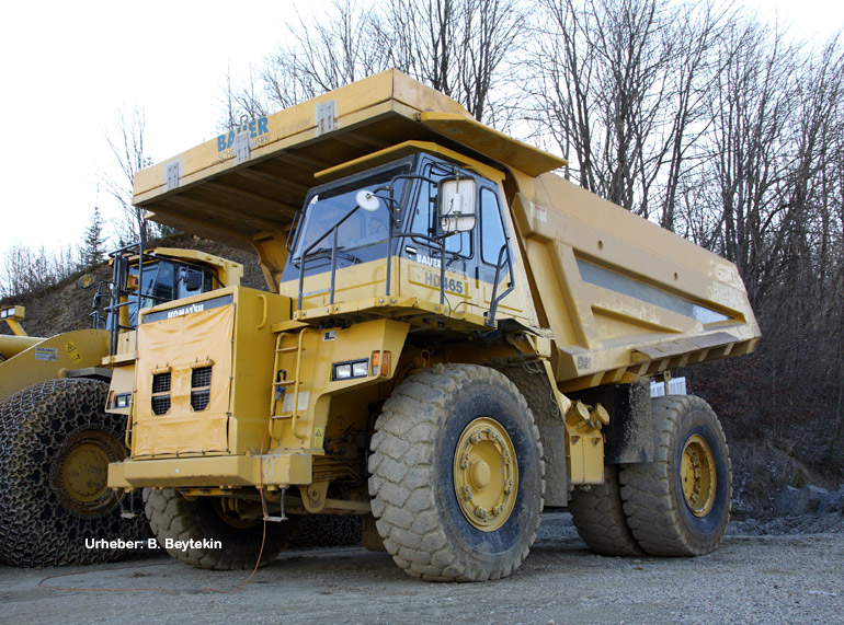 Komatsu_HD465_8.jpg