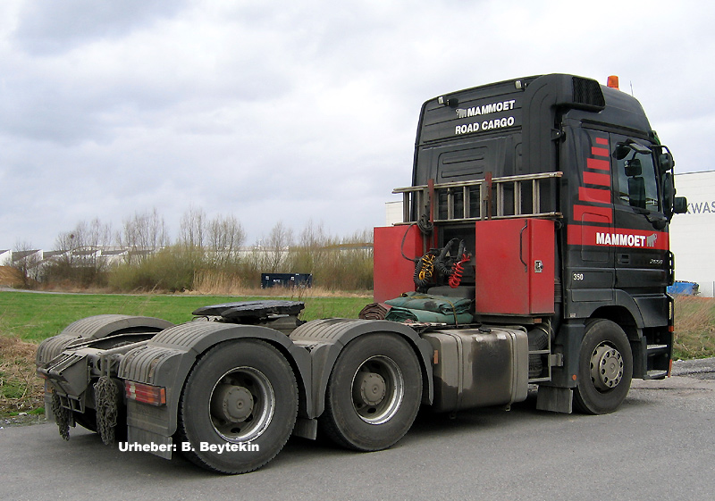 Actros_2650_SZM_Mammoet_4.jpg