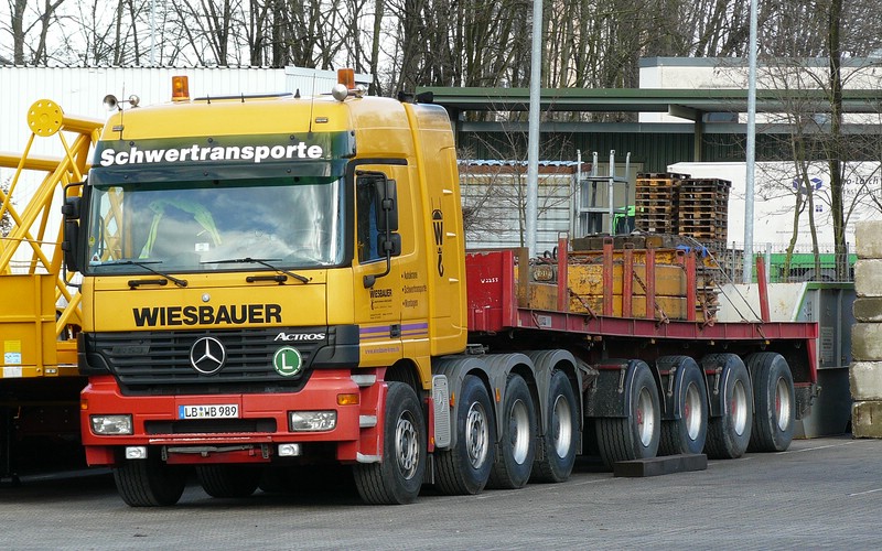 wiesbauer_mb_actros_4153.jpg