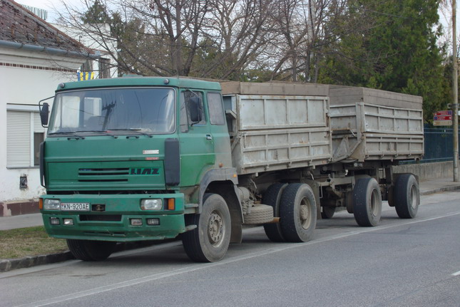 L MTS 24 cab L 110 AB 06.jpg