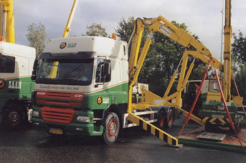 DAF CF SAAN Seitenlader (2).jpg