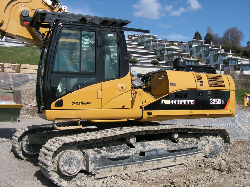 Cat 325D UHD Schneider.jpg