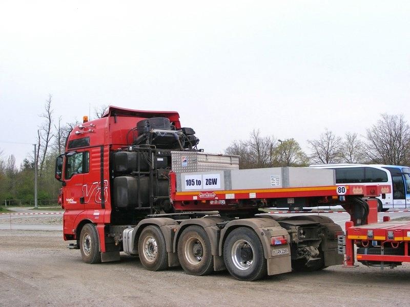  man_nooteboom_schwerlast_bautage_2008_01
4.jpg