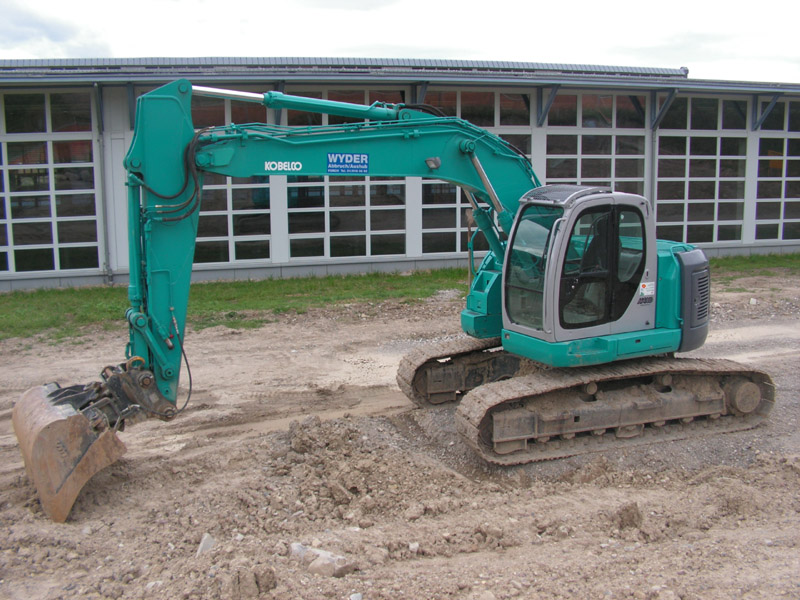 Kobelco 200SR (1).jpg