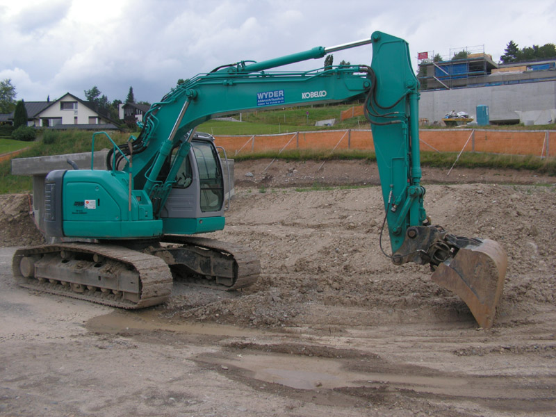 Kobelco 200SR.jpg