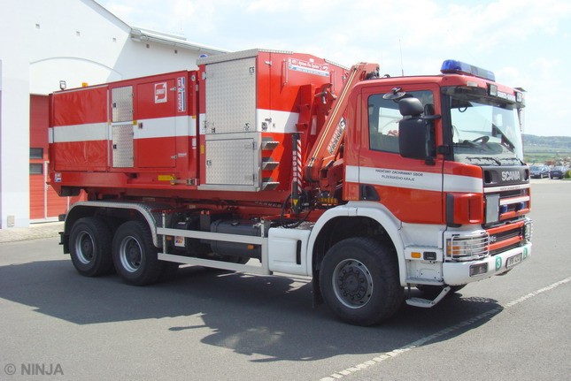 Scania 114C 380 6x6 HNK s HR Hiab 09.jpg