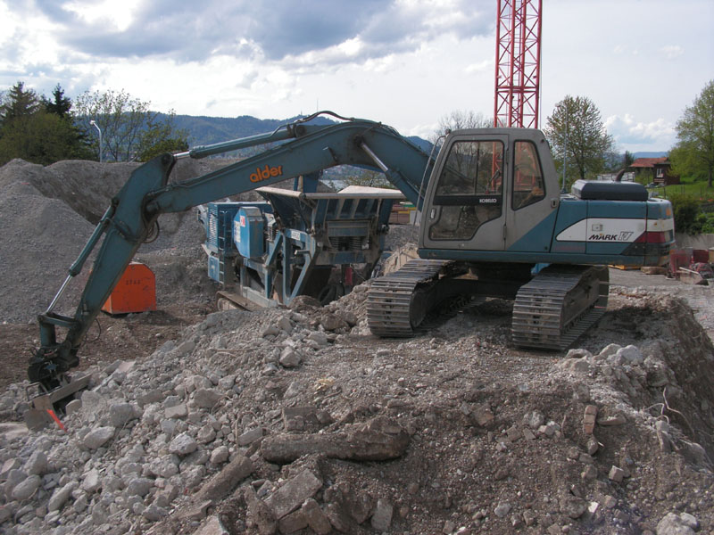 Kobelco Sk160 LC (1).jpg