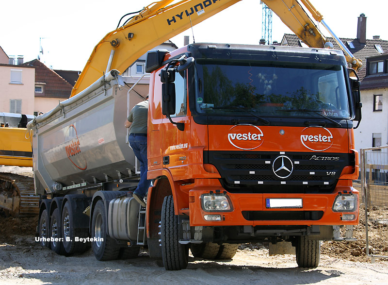 Actros_2051_2.jpg