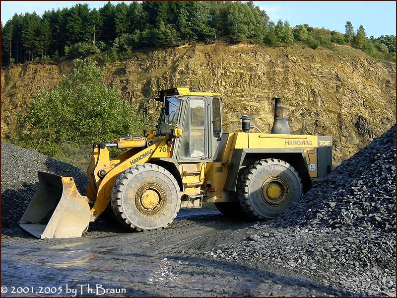 hanomag 80 e la culturista muscolosa esperta in spostamento colline Attachment