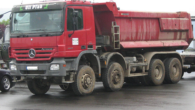 Actros MP2 4144.jpg